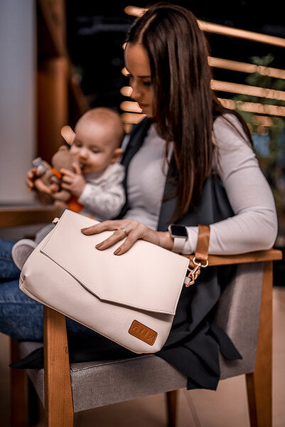 Baby-Zubehörtasche Cappuccino – Leichte Wickeltasche Handtasche mit Riemen – Produktbild 3
