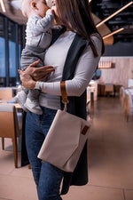 Baby-Zubehörtasche Cappuccino – Leichte Wickeltasche Handtasche mit Riemen – Produktbild 4
