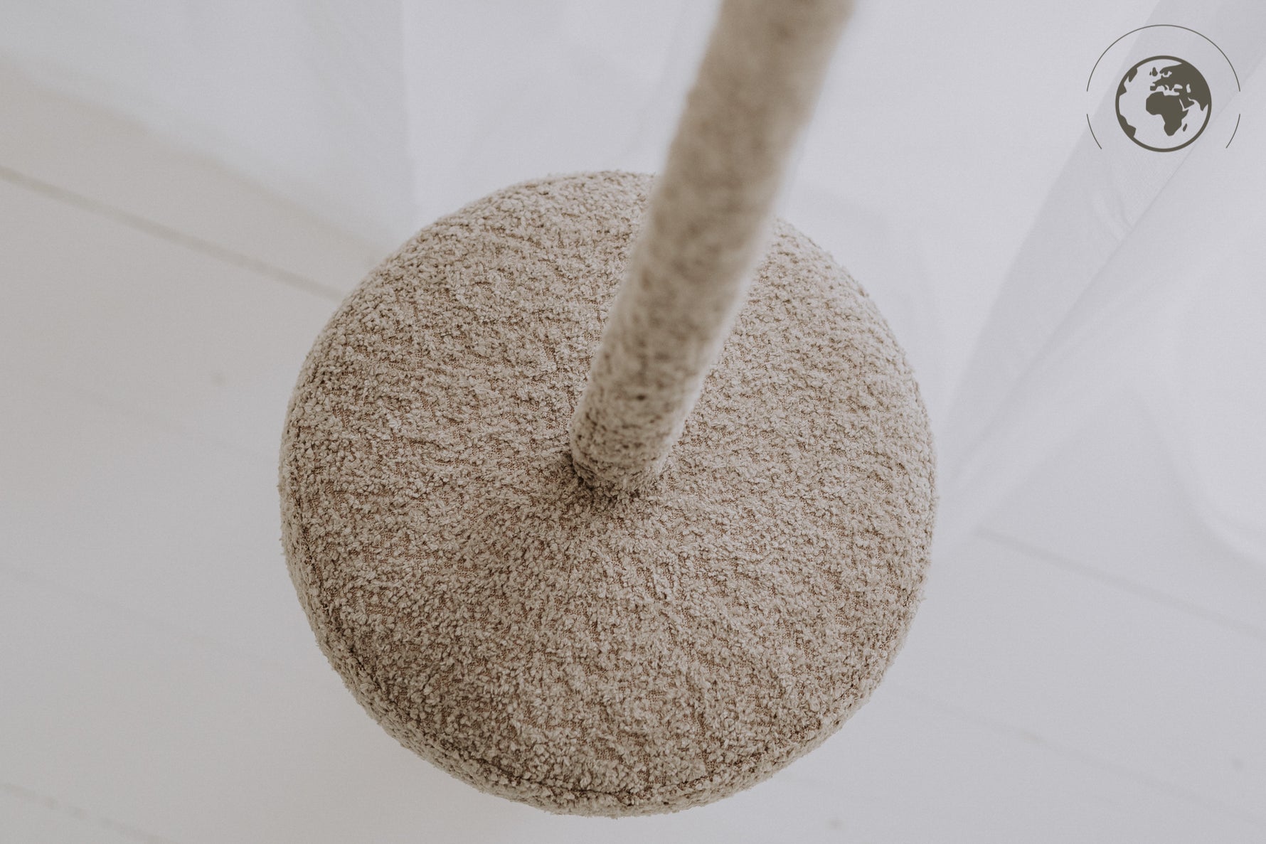 Kinderschaukel HopOn aus Bouclé – Sand – Produktbild 2