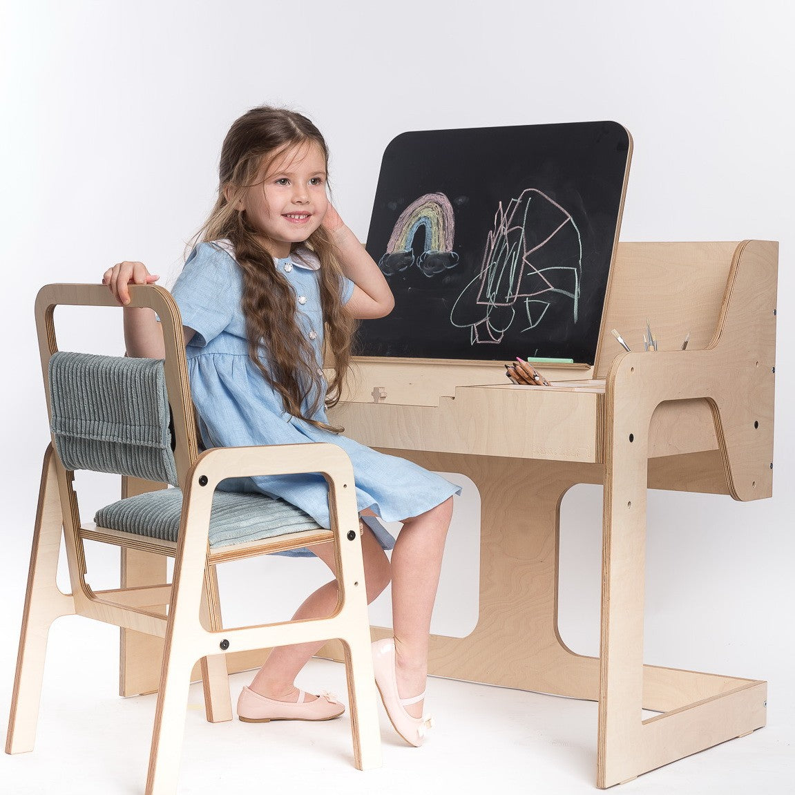 Luula Premium Montessori Tisch & Stuhl Set Mintgrün 90 cm – höhenverstellbarer Kindertisch aus FSC-Birke