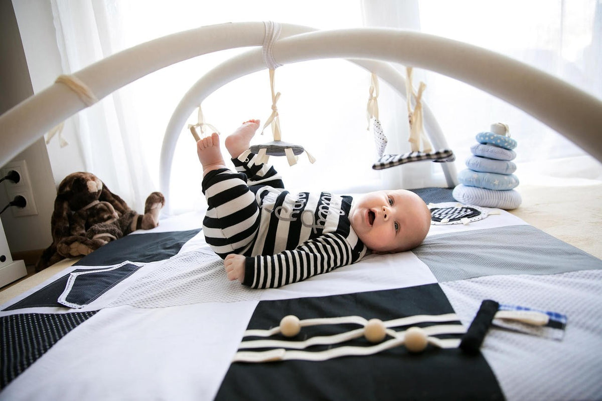 Baby-Spielmatte, 100x100cm – Schwarz-Weiß – Produktbild 2