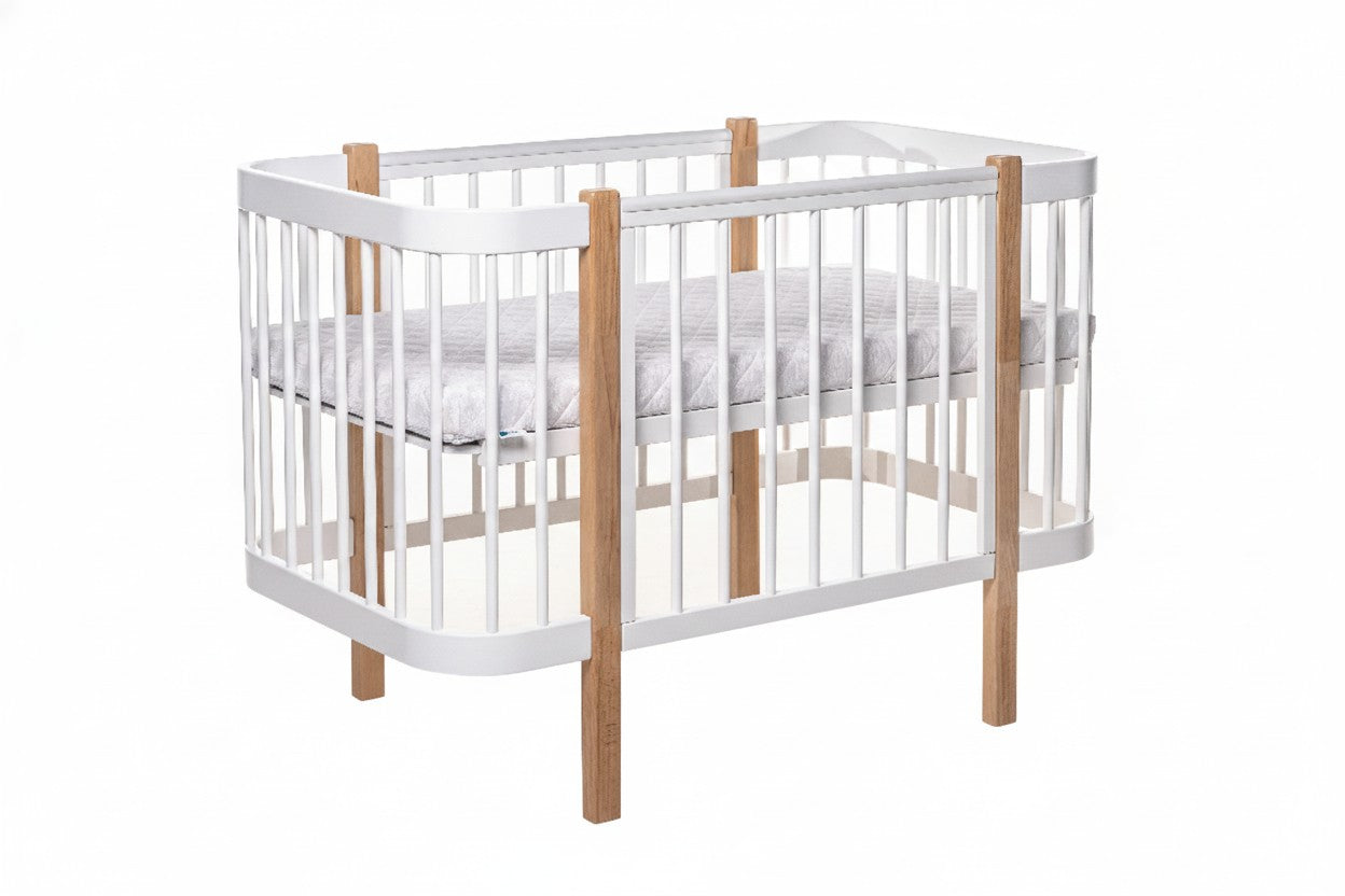 Babybett ELIN Set Natur-Weiß – Mitwachsendes Beistellbett aus Buchenholz mit Matratze – Produktbild 1