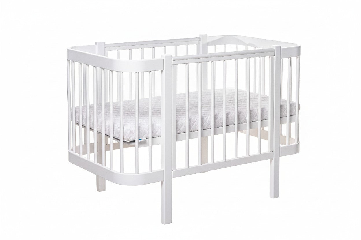 Babybett ELIN Set Weiß – Mitwachsendes Beistellbett aus Buchenholz mit Matratze – Produktbild 1