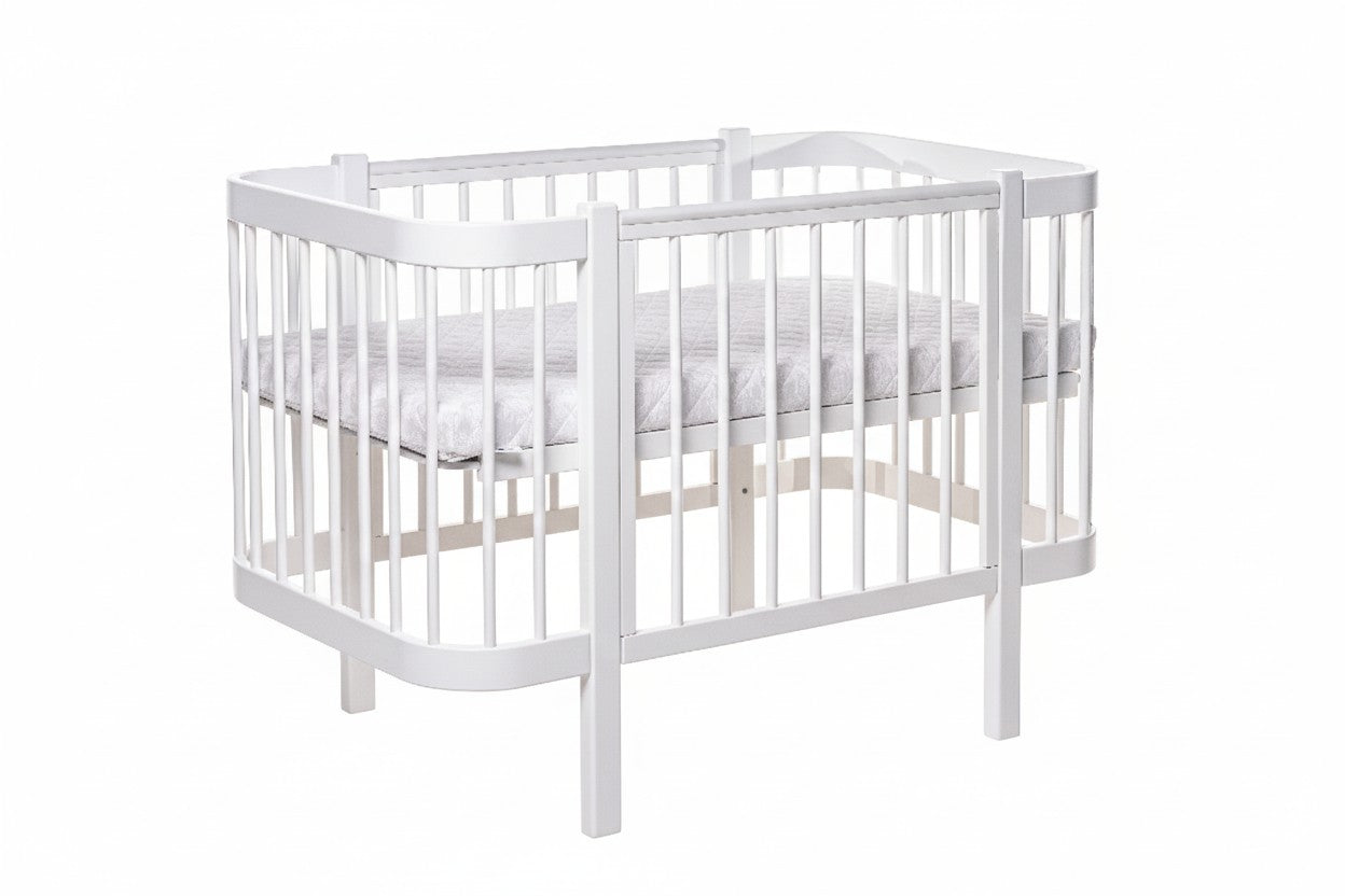 Babybett ELIN Set Weiß – Mitwachsendes Beistellbett aus Buchenholz mit Matratze – Produktbild 2