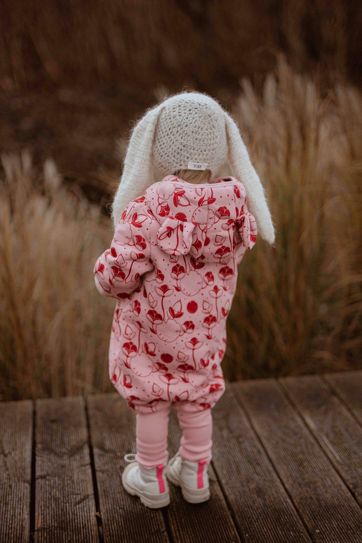 Baby-Jumpsuit mit Kapuze – Lilien auf Rosa – Produktbild 3