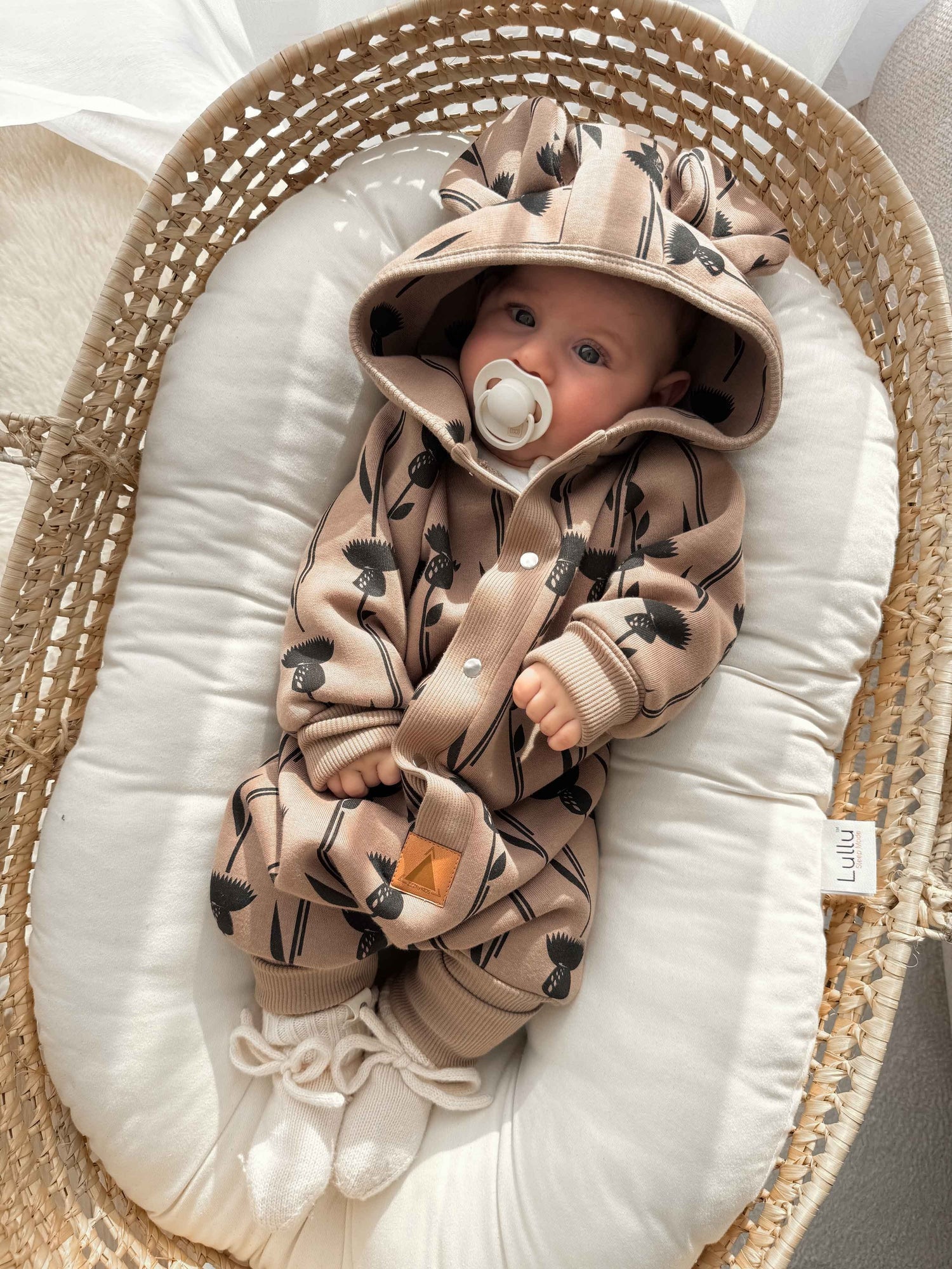 Baby-Jumpsuit Braun mit Kapuze & Ohren – Weicher Overall aus OEKO-TEX Baumwolle