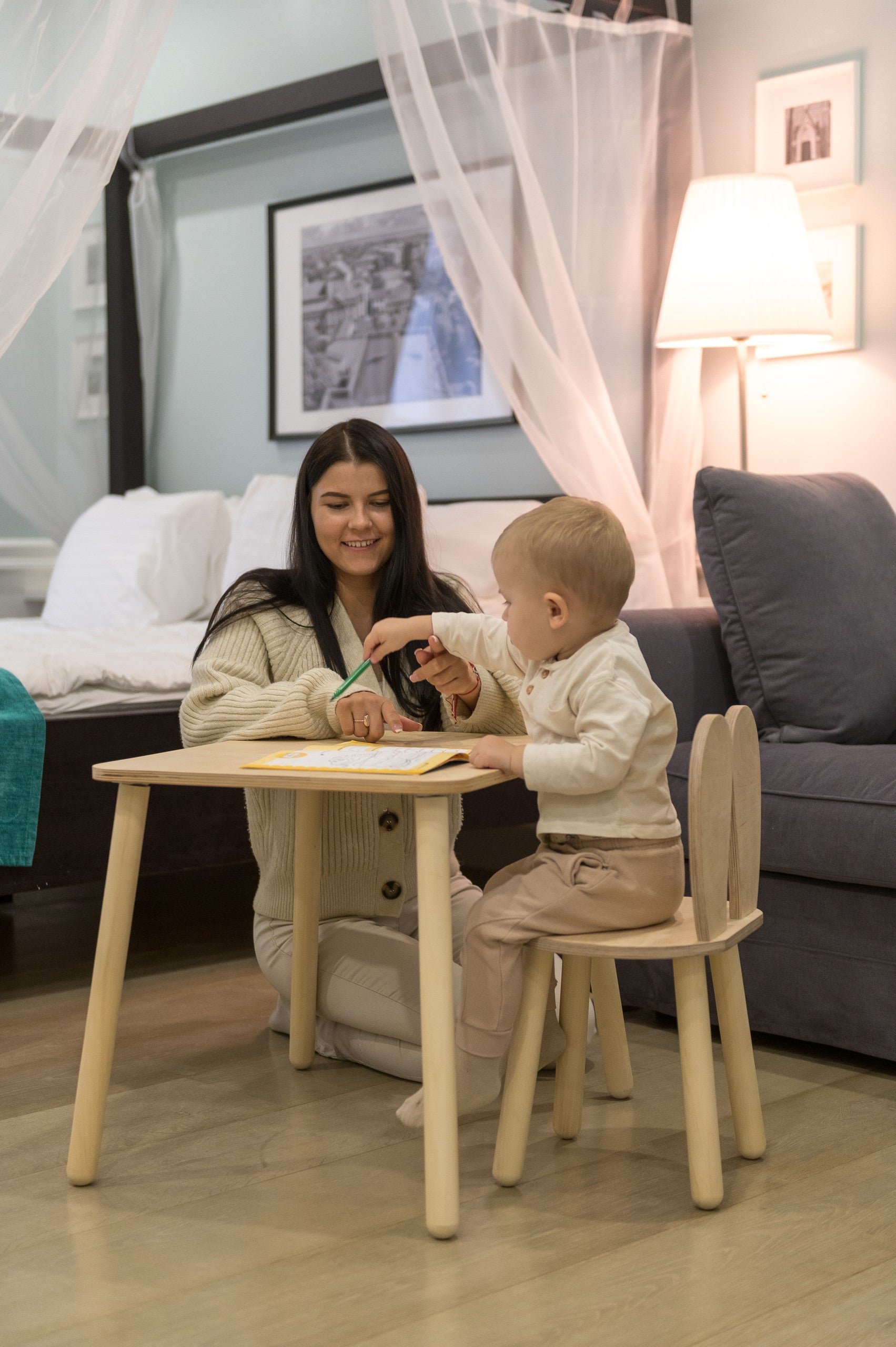 Kindertisch und Stuhl Hase – Produktbild 4