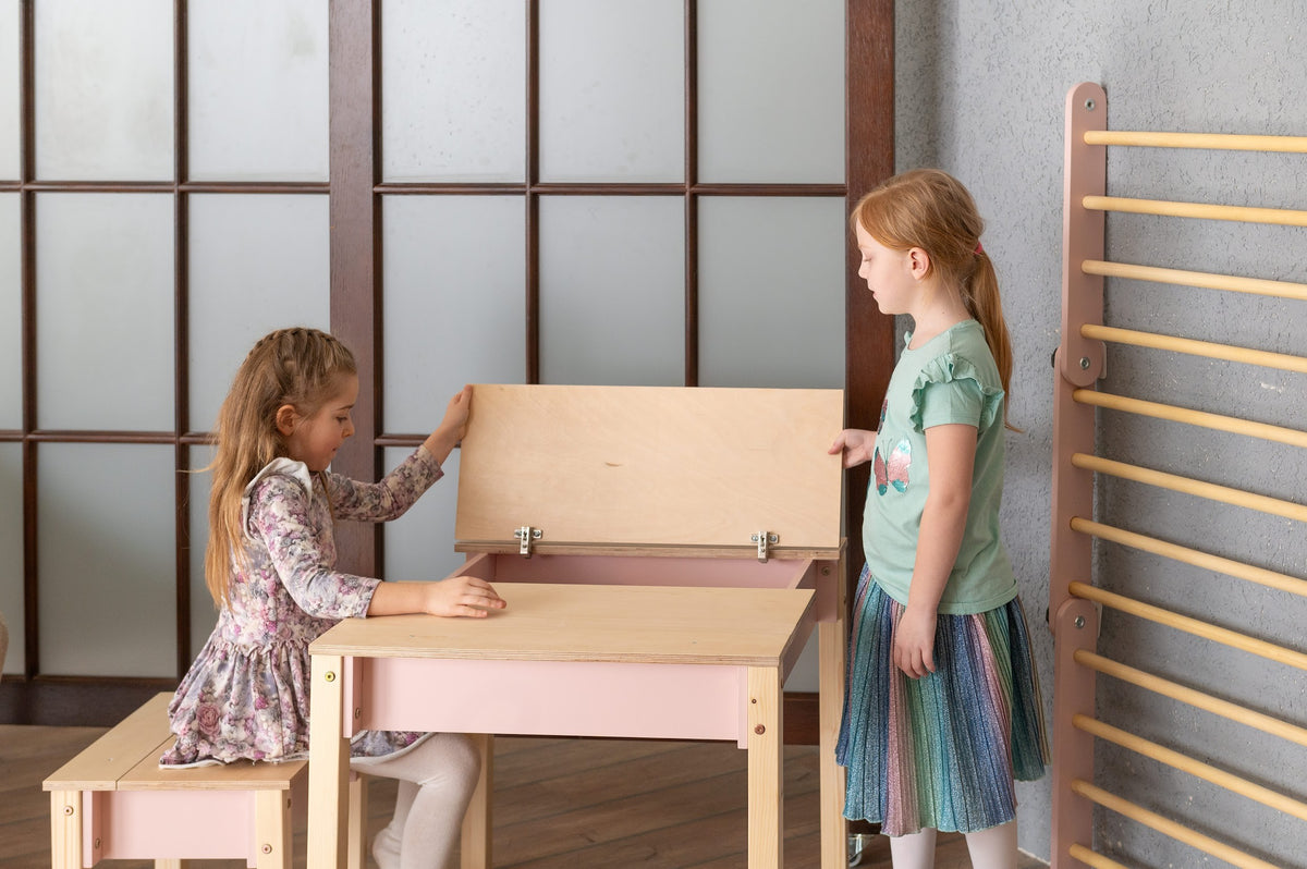 Kinderstuhl mit Stauraum – platzsparender Holzstuhl aus Birkensperrholz – Produktbild 3