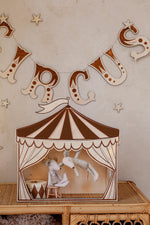 Holz-Puppentheater Circus als Wanddekoration – Produktbild 4