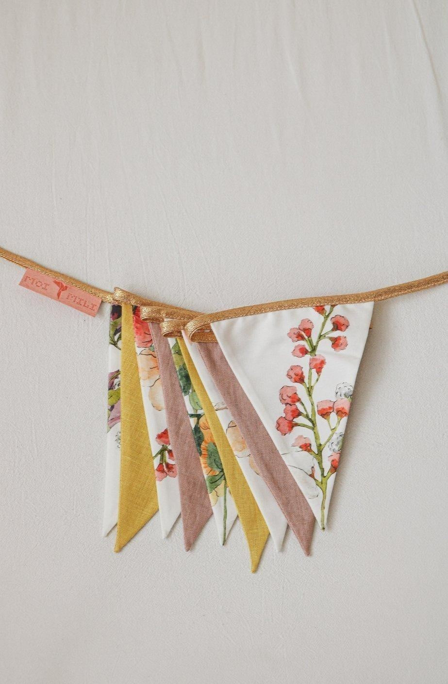 Girlande Wildblumen – Kinderzimmer-Girlande aus OEKO-TEX Baumwolle & Leinen