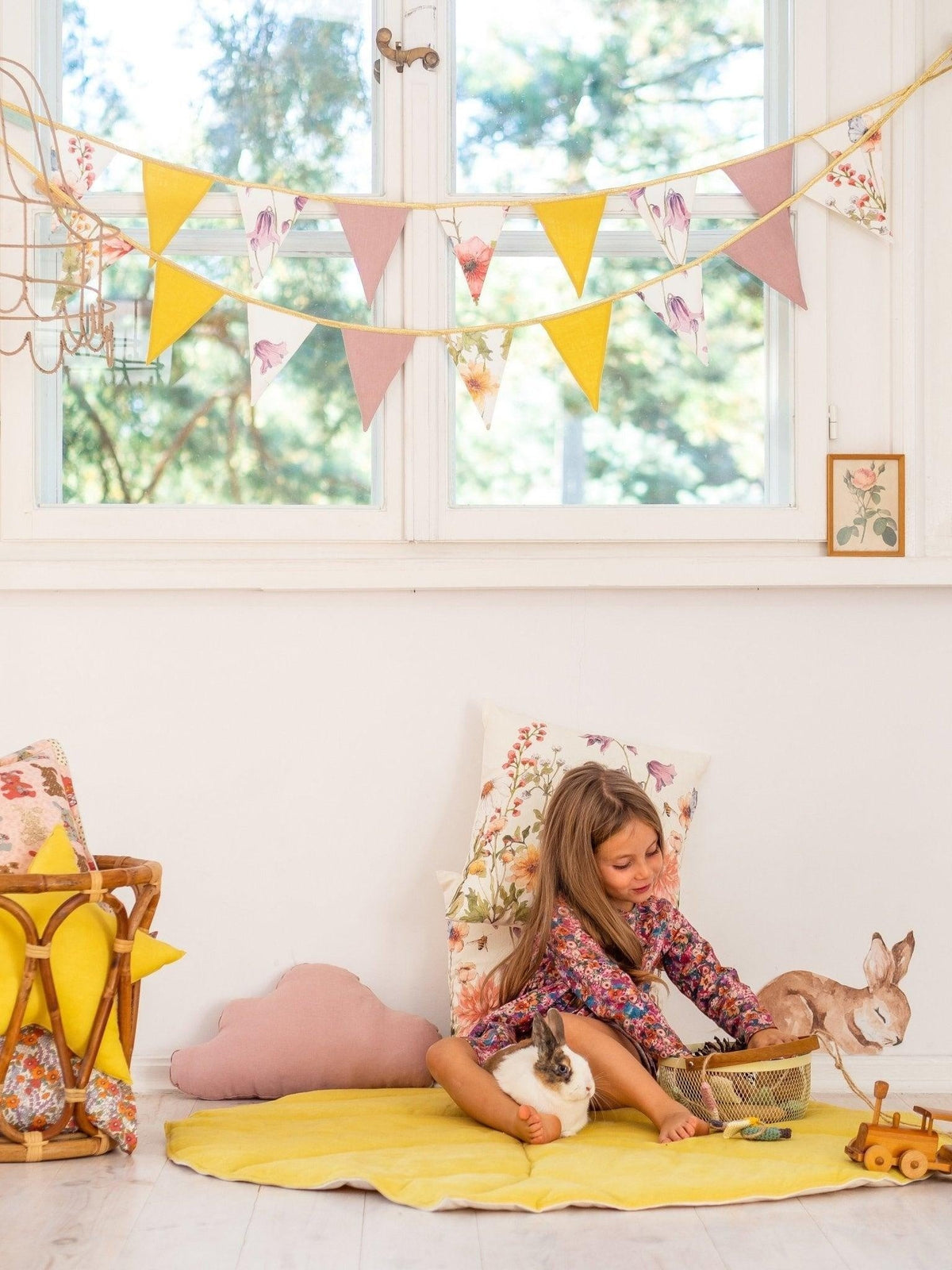Girlande Wildblumen – Kinderzimmer-Girlande aus OEKO-TEX Baumwolle & Leinen