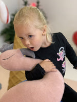 Handgemachter Flamingo Rosa – weiches Kuscheltier mit Krone ab 6 Monaten – Produktbild 4