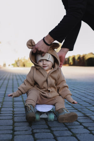 Jumpsuit mit Ohren für Babys und Kinder – Kakao – Produktbild 2