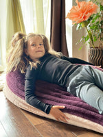 Premium Kinder Sitzsack Berry & Rose Mousse – weiche Sitzliege aus Cord-Plüsch – Produktbild 3
