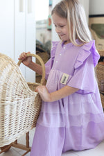 Musselin-Kinderkleid Sisi Flieder – Sommerkleid aus Baumwolle mit Rüschenärmeln