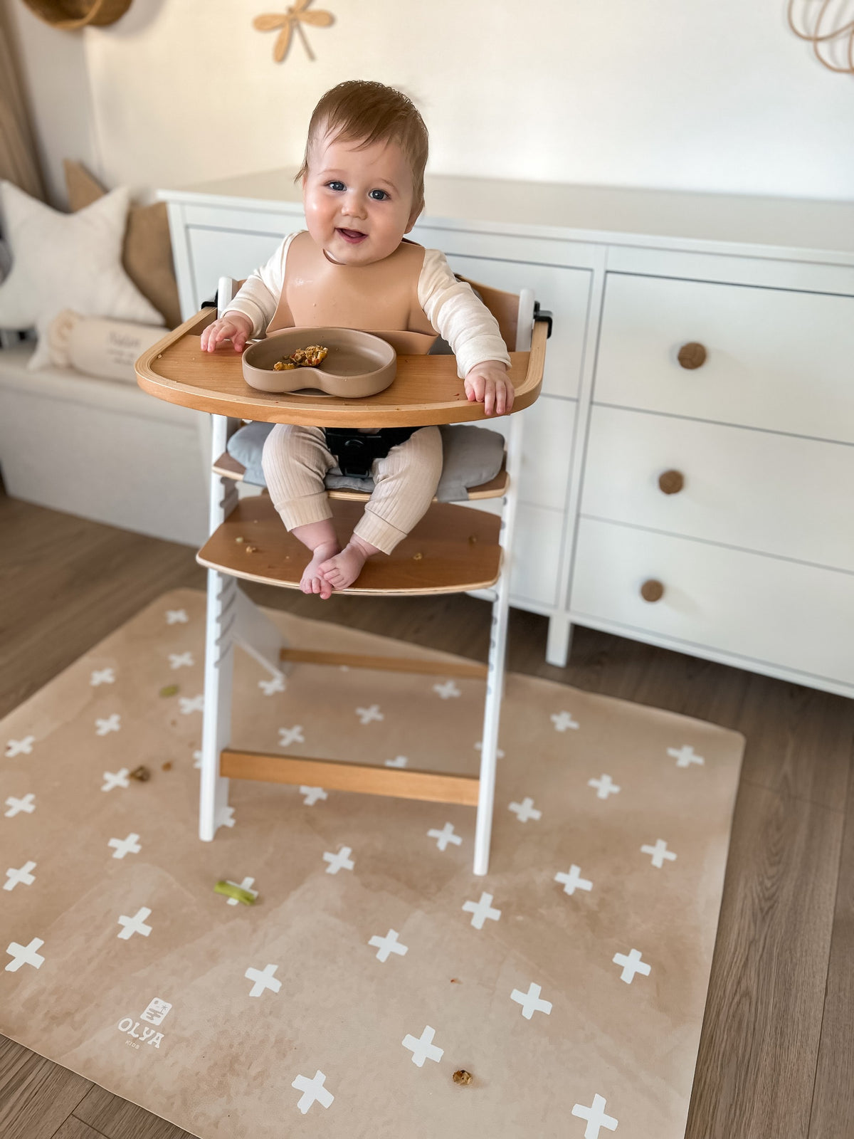 Kinder-Bodenmatte Cross Sand wasserdicht – rutschfeste Essmatte aus veganem Leder – Produktbild 1