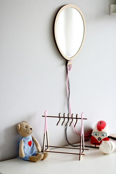 Kinderspiegel Ballon aus Acryl und Holz – Produktbild 2