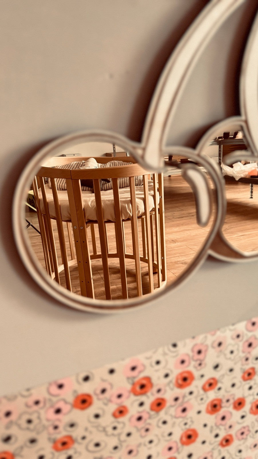 Kinderspiegel Kirsche aus Acryl und Holz – Produktbild 2