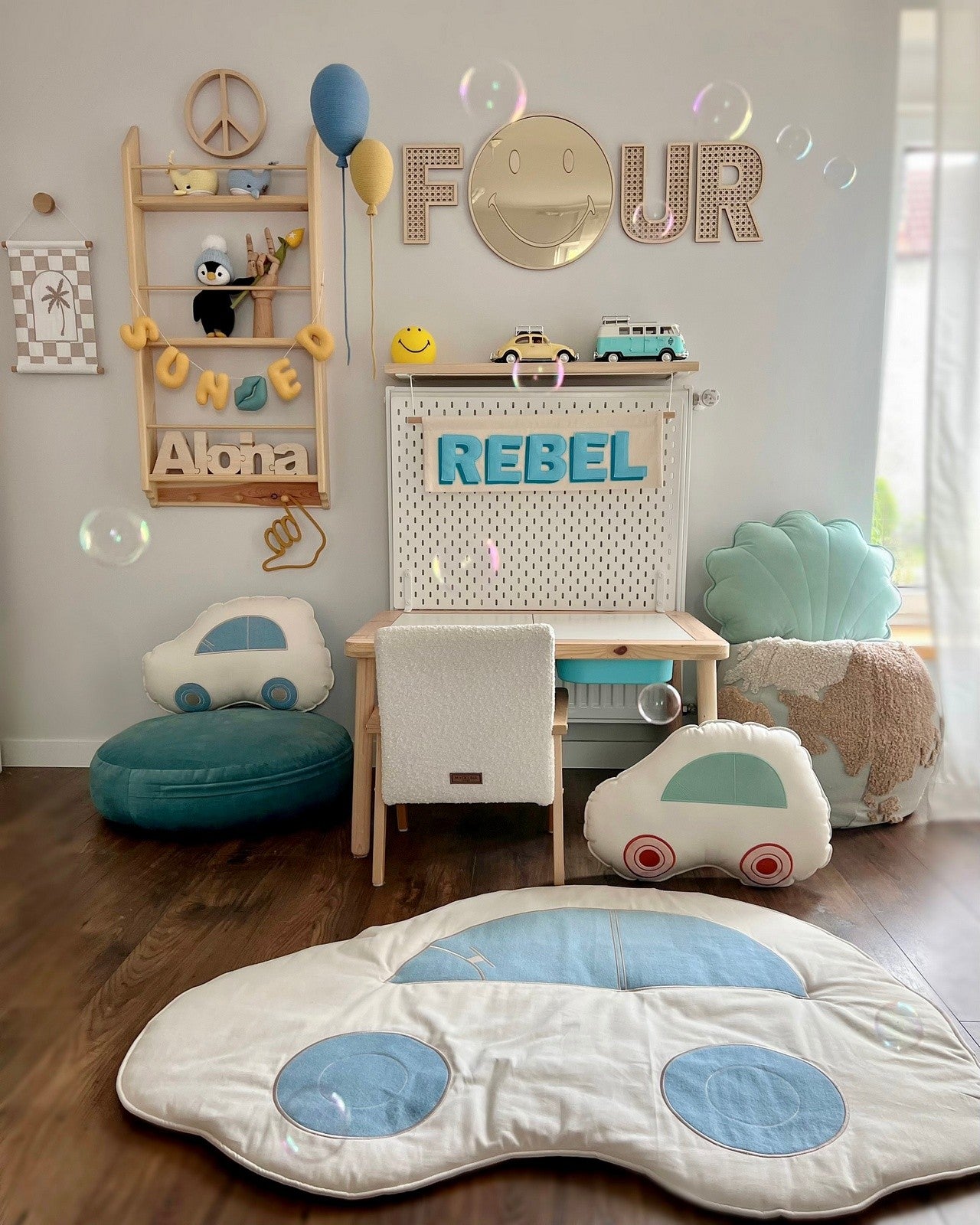 Kinderspiegel Emoji aus Acryl und Holz – Produktbild 3
