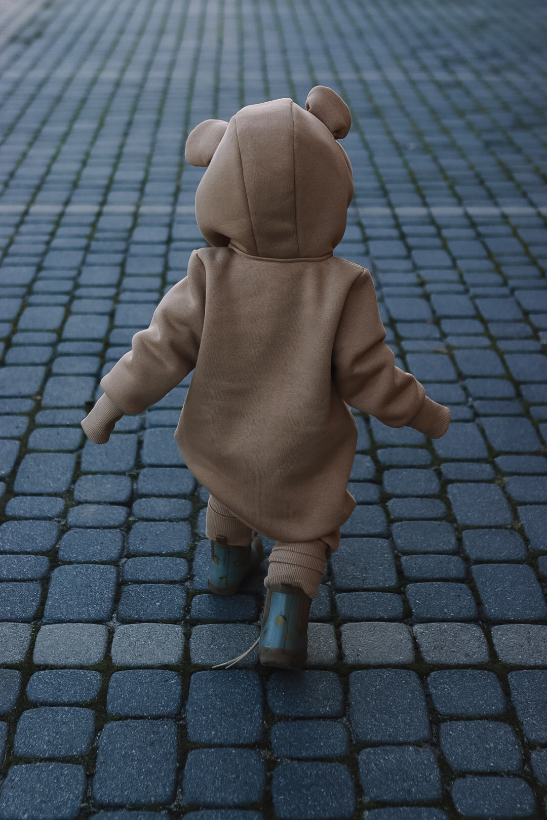 Jumpsuit mit Ohren für Babys und Kinder – Kakao – Produktbild 3