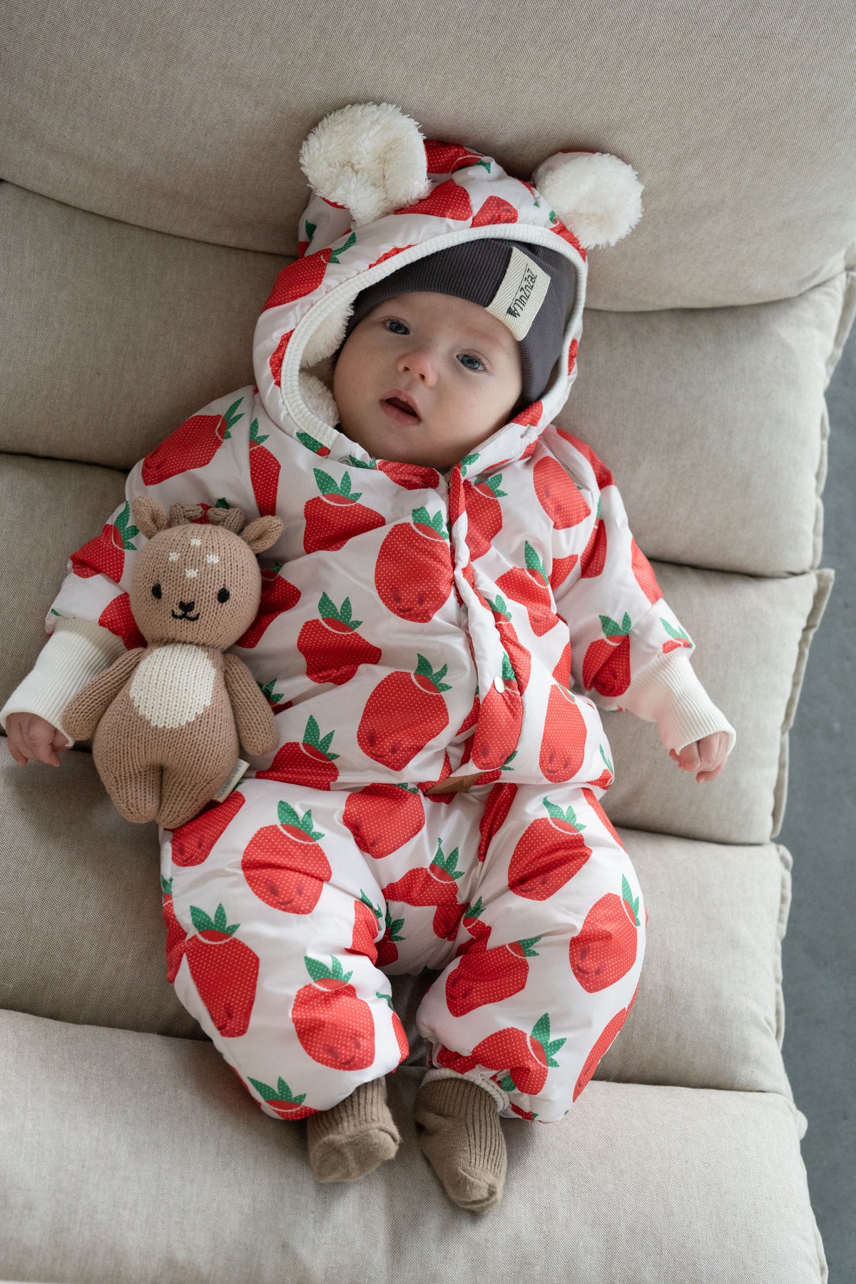 Winter-Jumpsuit Erdbeeren – Wasserdichter Kinder-Overall mit warmem Teddyfutter