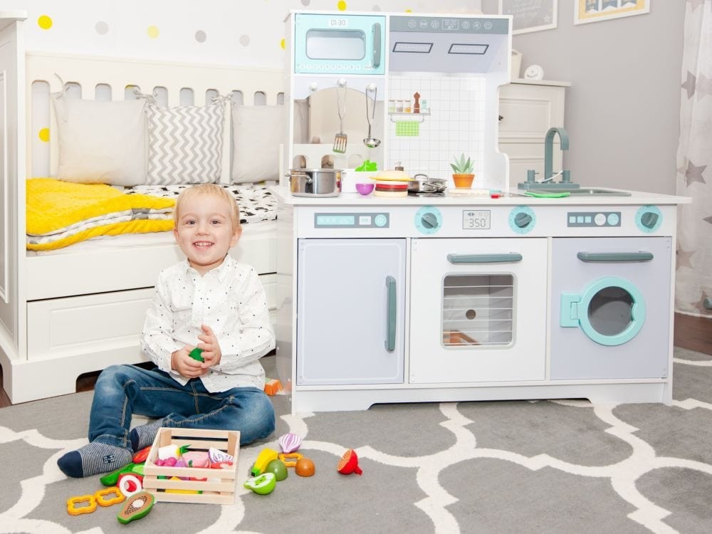 Große Holz-Spielküche mit Zubehör – Produktbild 2