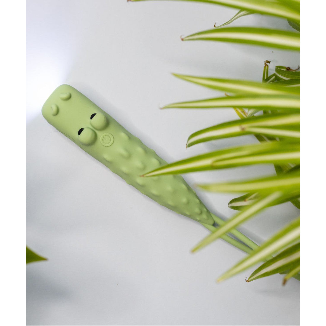 Kinder-Taschenlampe Krokodil CROCO – LED-Taschenlampe aus Silikon mit USB-C – Produktbild 2