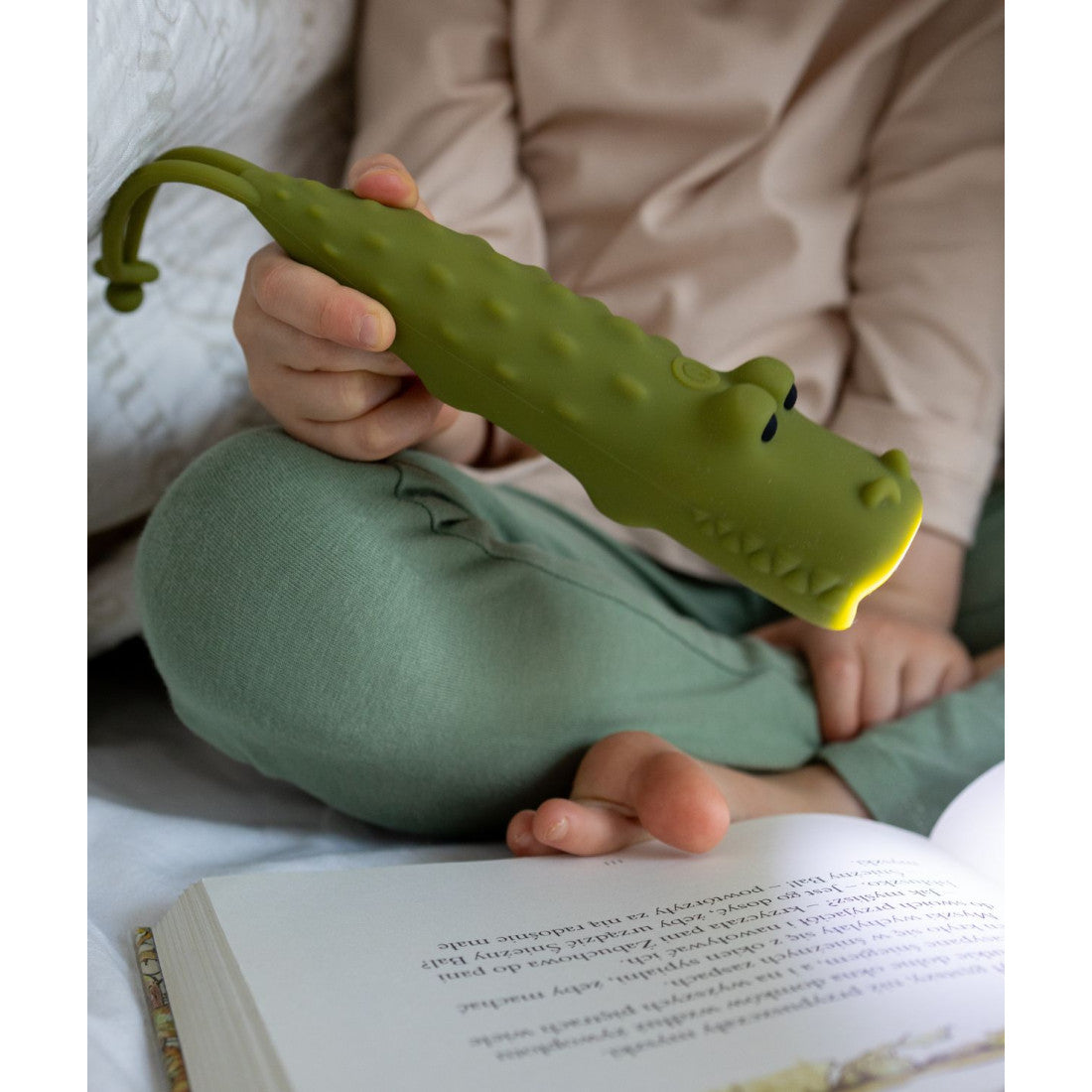 Kinder-Taschenlampe Krokodil CROCO – LED-Taschenlampe aus Silikon mit USB-C – Produktbild 1