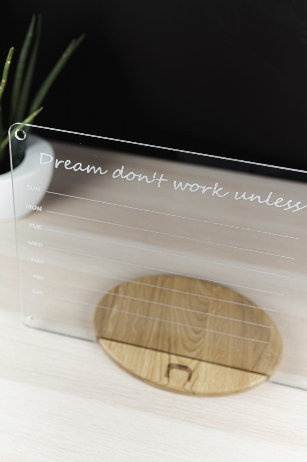 LUULA Acryl Schulplaner für Kinder – Transparentes Wochenboard für Hausaufgaben & Termine – Produktbild 2