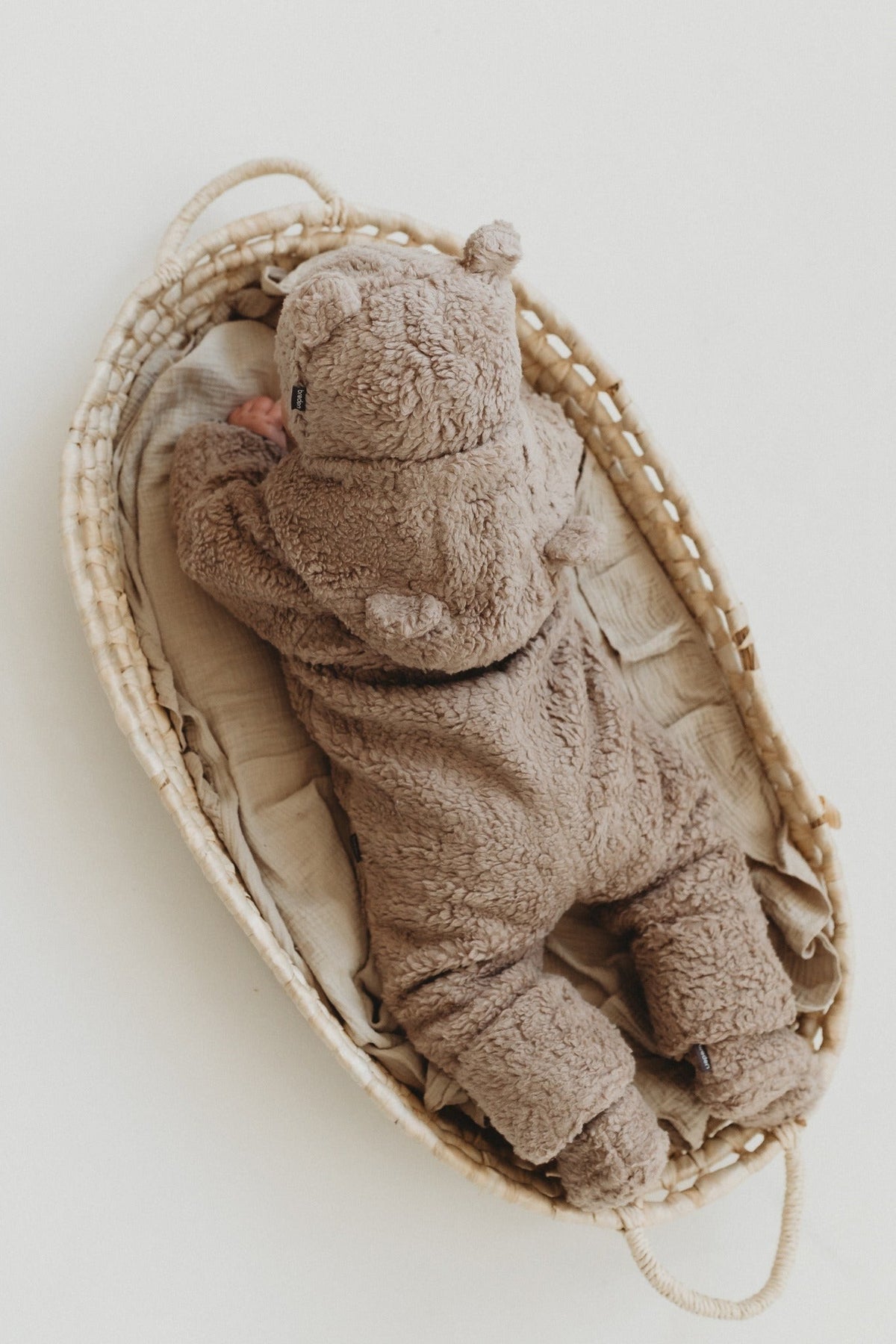 Merinowolle Baby-Overall Teddy – Gefütterter Winter-Overall mit Kapuze & Ohren – Produktbild 4