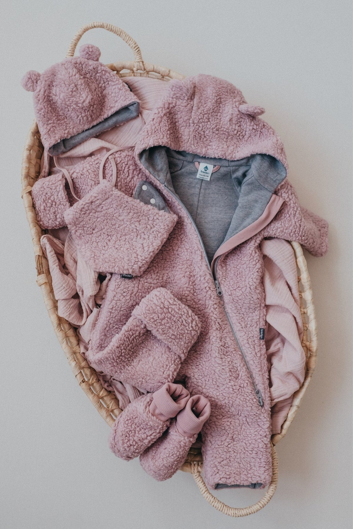 Merinowolle Baby-Overall Teddy – Gefütterter Winter-Overall mit Kapuze & Ohren – Produktbild 2