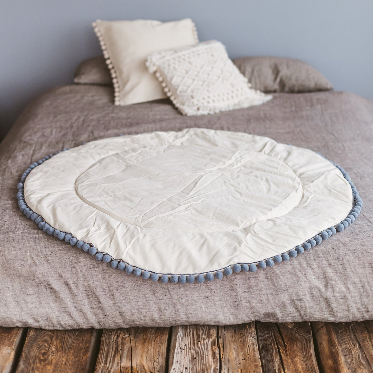 Kids Play Mat with Grey Pompom Border – Ecru, 115 cm