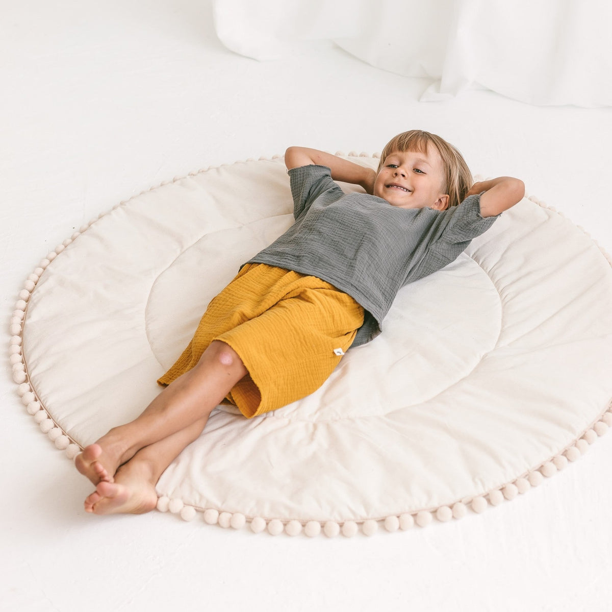 Kids Play Mat with Pompom Border – Ecru, 115 cm