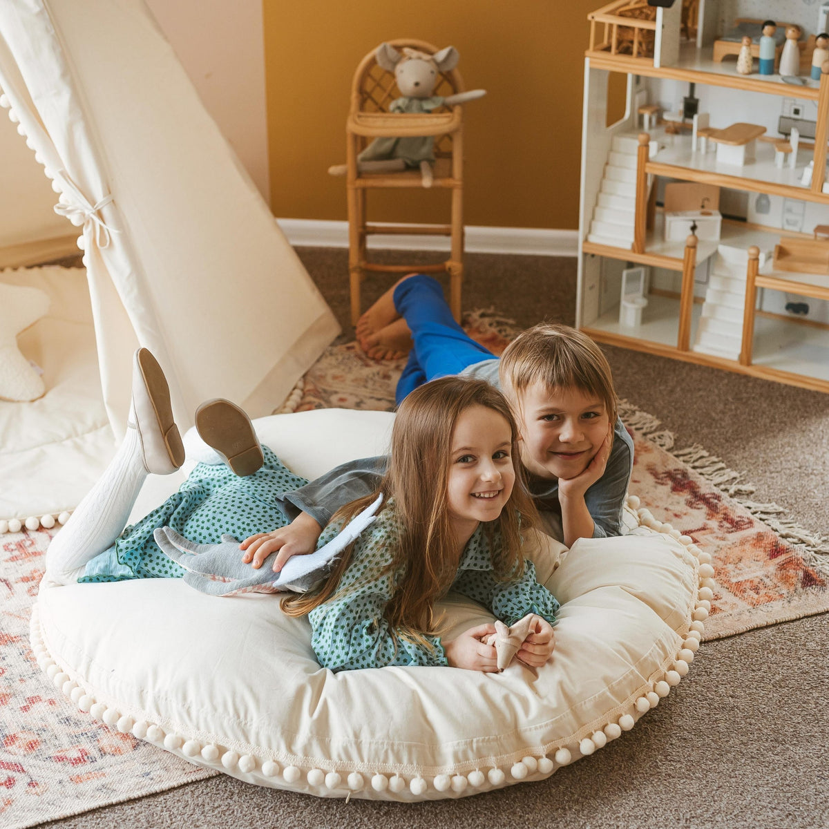 Large Floor Cushion with Pompoms – Ecru, 100 cm