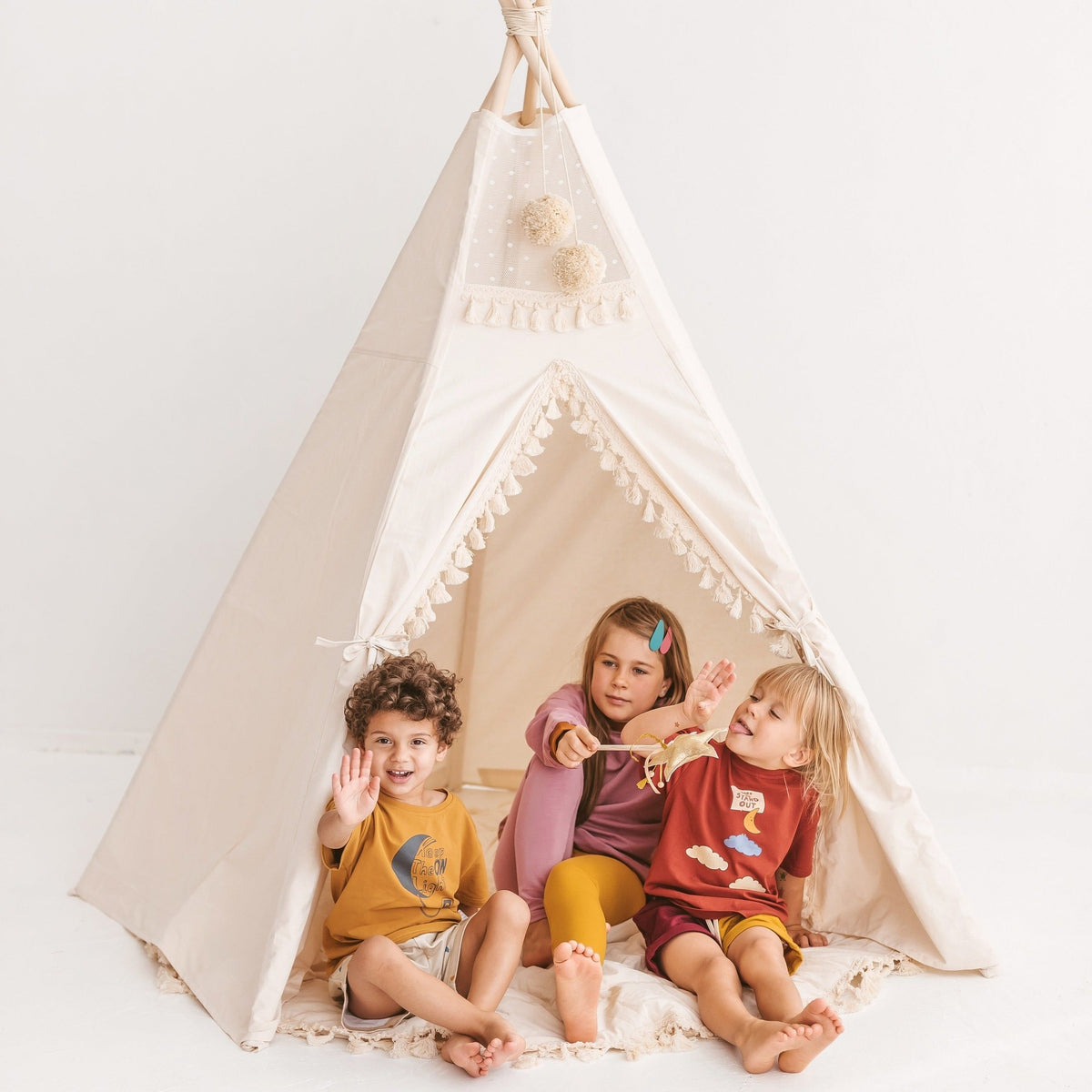 XL Indoor Teepee Tent with Tassels – Ecru