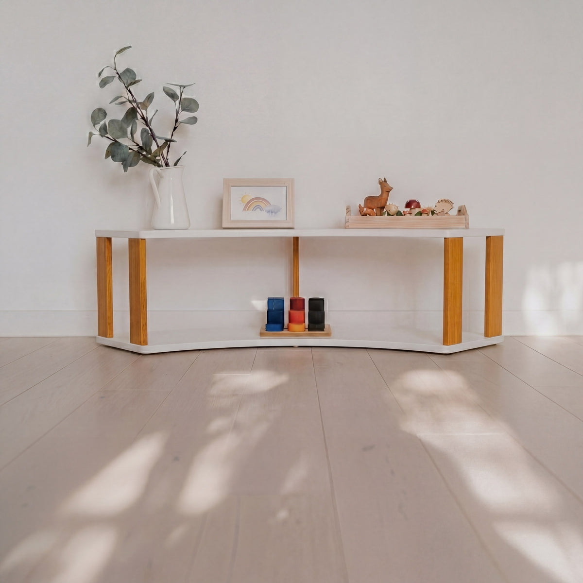 Modulares Montessori-Bogenregal, 2 Ebenen – Weiß/bräunliches Öl – Produktbild 1