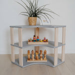 Modulares Montessori-Eckregal, 3 Ebenen – Hellgrau/Klaröl – Produktbild 1