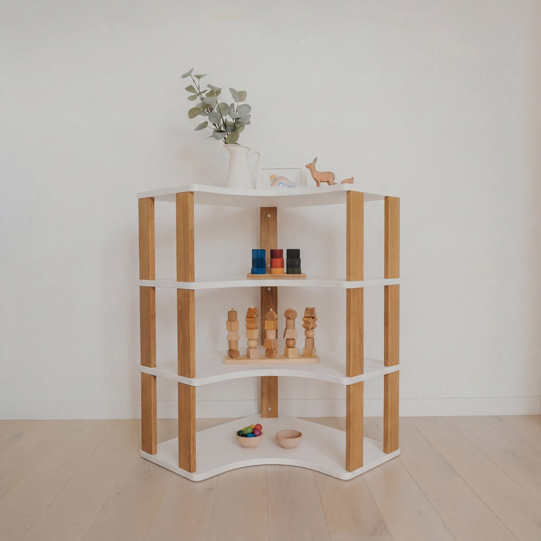 Modulares Montessori-Eckregal, 4 Ebenen – Weiß/bräunliches Öl – Produktbild 1