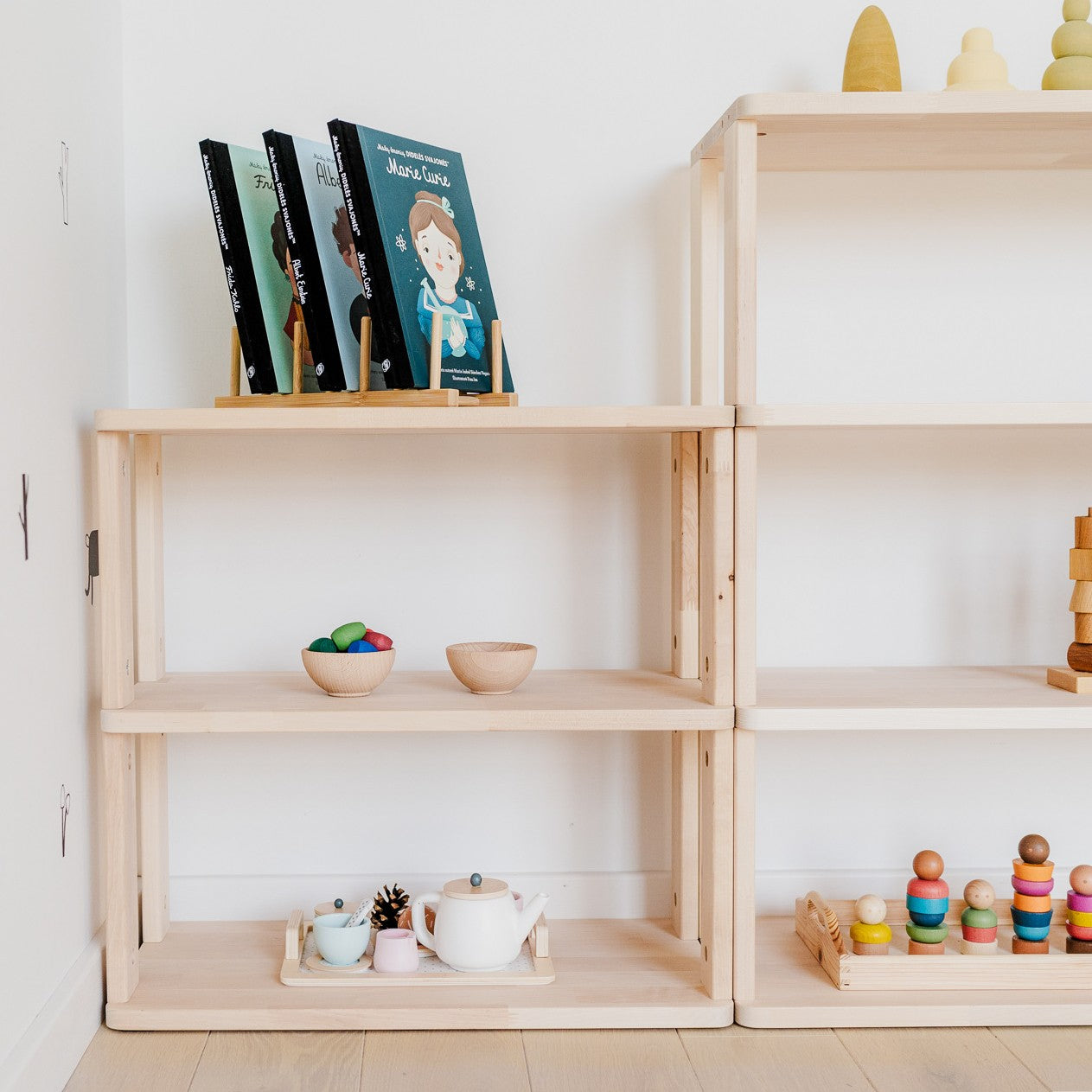 One Little Pine Modulares Montessori Regal „Straight Mini“ (3 Ebenen) – Kompaktes Massivholzregal & Kinderregal aus FSC-Birke