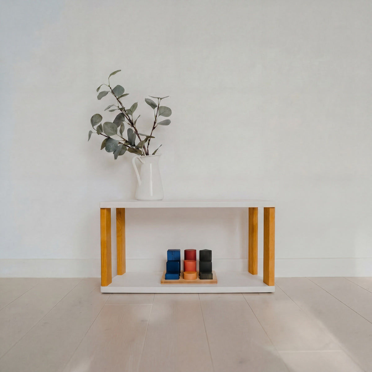 Modulares Montessori-Regal Straight Mini – 2 Ebenen – Weiß / bräunliches Öl – Produktbild 1