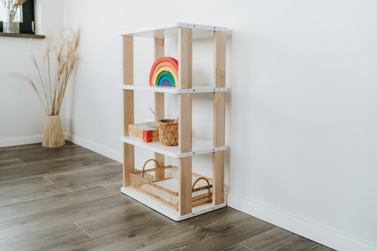 One Little Pine Modulares Montessori Regal „Straight Mini“ (4 Ebenen) – Schlankes Massivholzregal & Kinderregal aus FSC-Birke – Produktbild 1