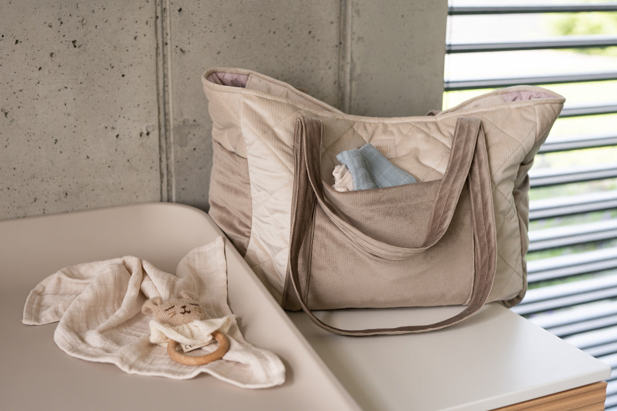Wickel-Weekender Beige – große Wickel- & Alltagstasche mit Innen- und Außentaschen