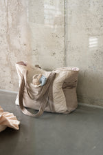 Wickel-Weekender Beige – große Wickel- & Alltagstasche mit Innen- und Außentaschen