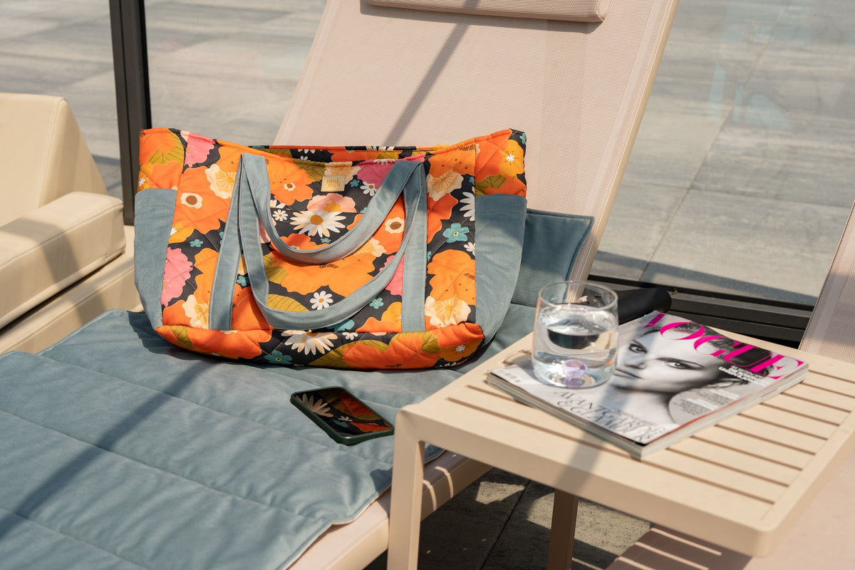 Wickel-Weekender Picnic mit Blumen – große Wickeltasche & Weekender mit Innenfächern
