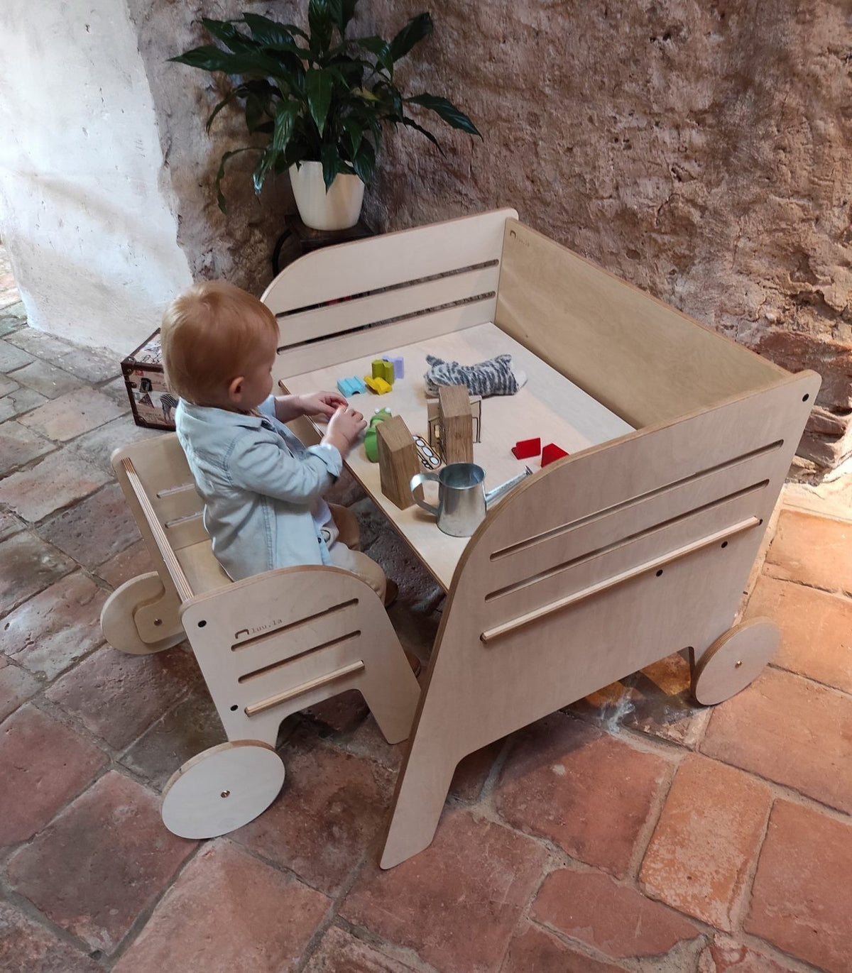 Wagon Wheel Montessori Tisch & Stuhl Set – Mitwachsendes Kindermöbel werkzeuglos verstellbar – Produktbild 2