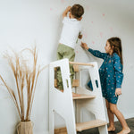 Montessori Lernturm Safety+ aus Birkenholz – mitwachsender Kitchen Helper für Kinder – Produktbild 2