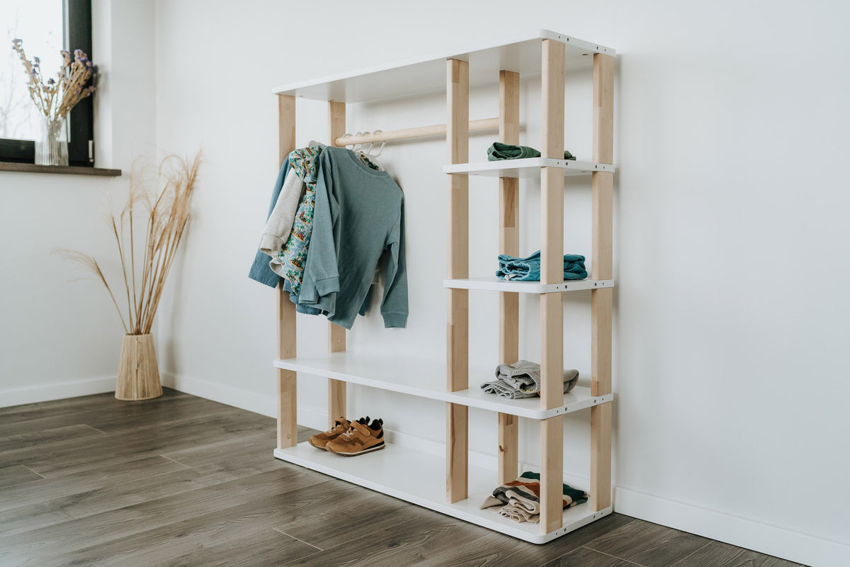 One Little Pine Modularer Montessori Kleiderschrank – Mitwachsender Kinderschrank & Kleiderständer aus FSC Massivholz – Produktbild 1