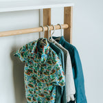 One Little Pine Modularer Montessori Kleiderschrank – Mitwachsender Kinderschrank & Kleiderständer aus FSC Massivholz – Produktbild 3