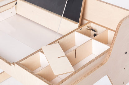Multisensory Art Table/Desk Luula