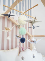 Origami Baby Mobile Pastellfarben – handgemachtes Kinderzimmer-Mobile mit Papierkranichen